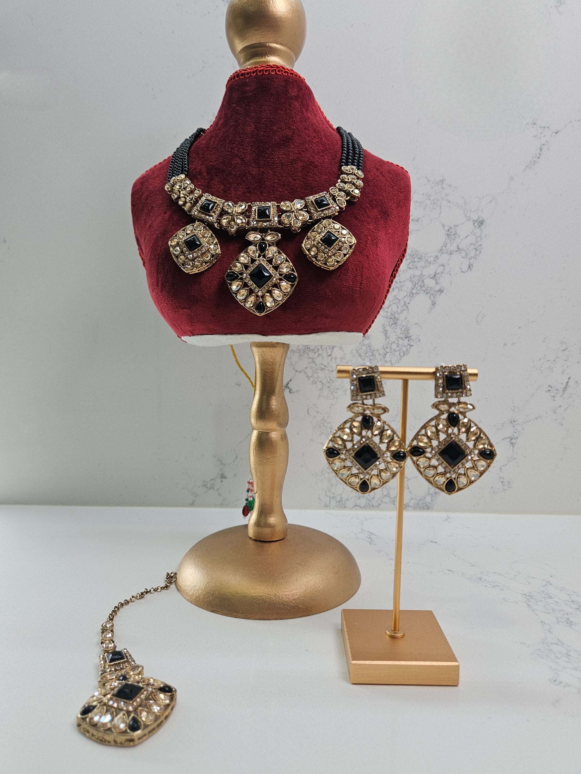 Choker Set with Black Crystals