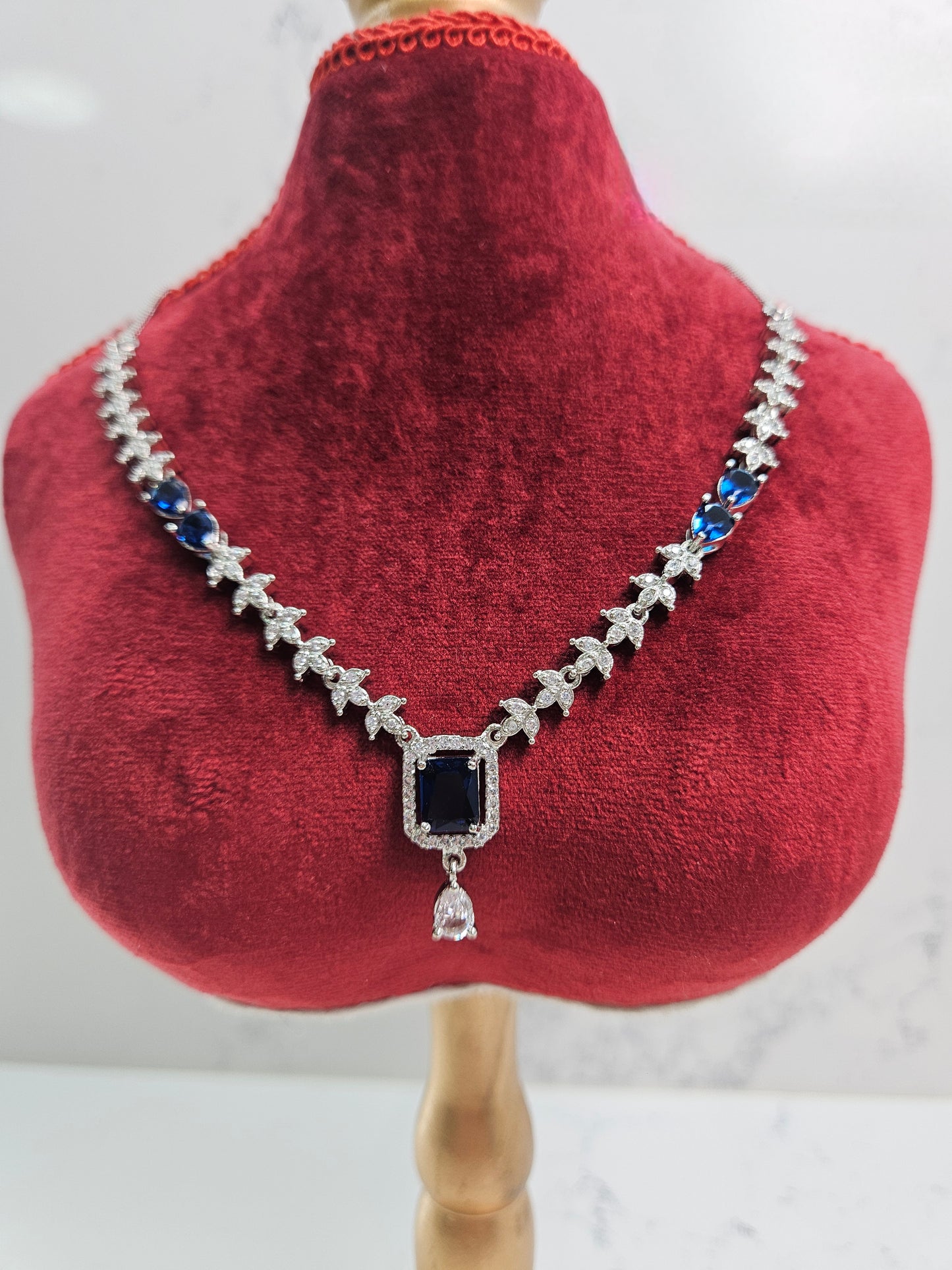 Amelia AD Necklace Set