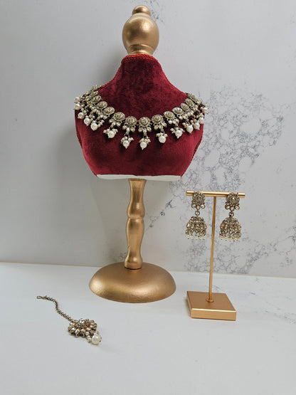 Kundan Necklace with Pearl Drops