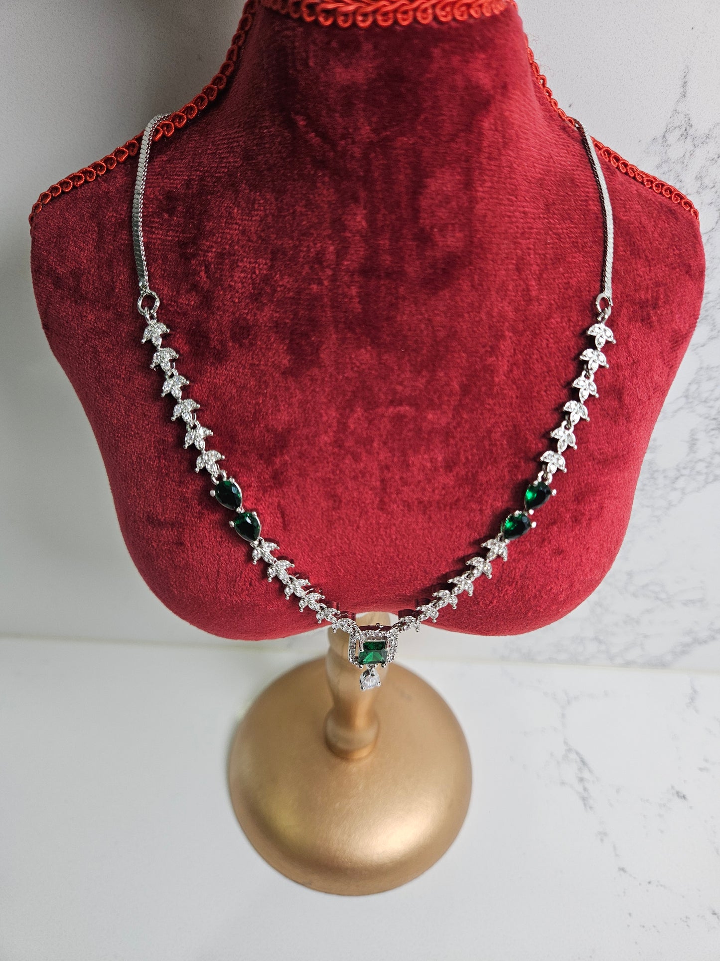 Amelia AD Necklace Set