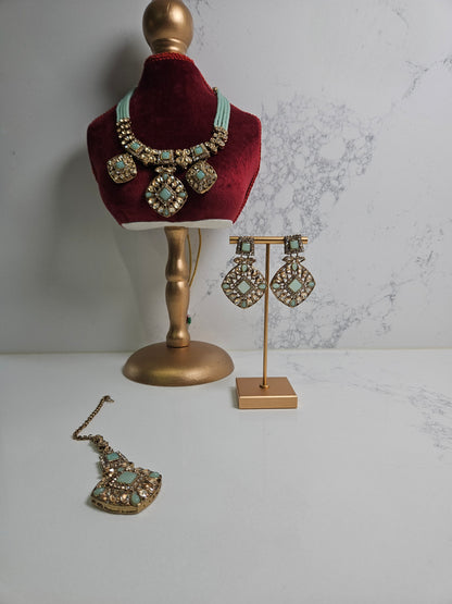 Choker Set with Mint Crystals