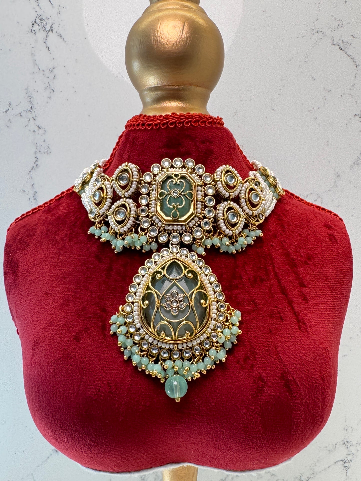 Traditional Kundan Necklace Set with Tikka