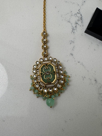 Traditional Kundan Necklace Set with Tikka